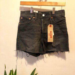 Levi's High Rise Wedgie Short in Black, Size 27